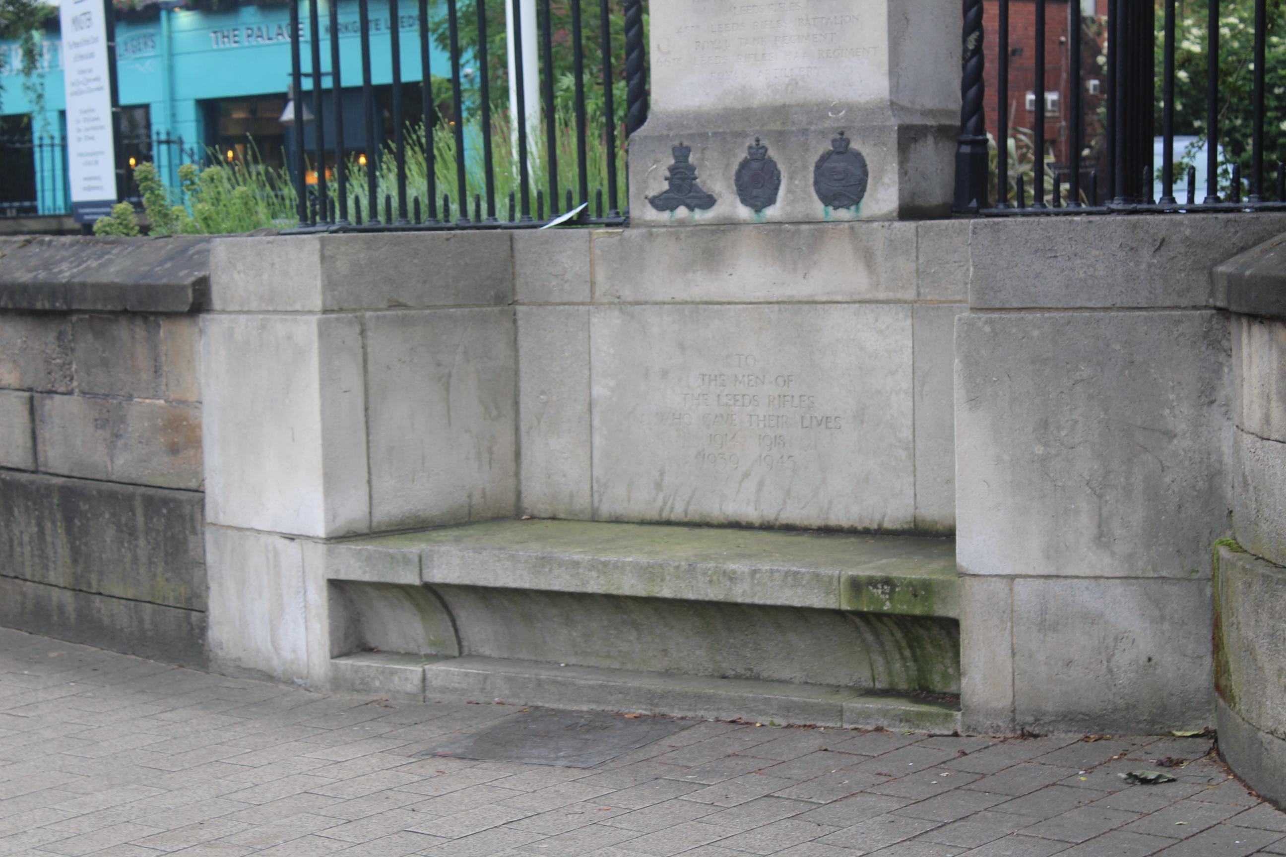 Leeds Rifles War Memorials Online
